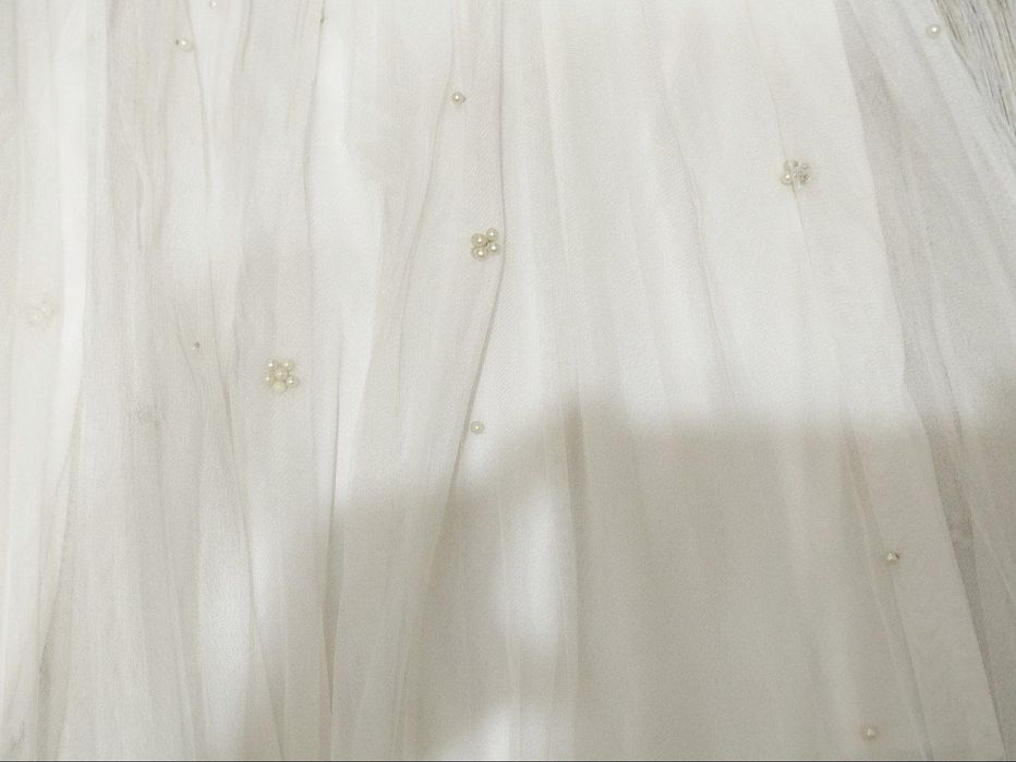 Юбка белая с жемчугом