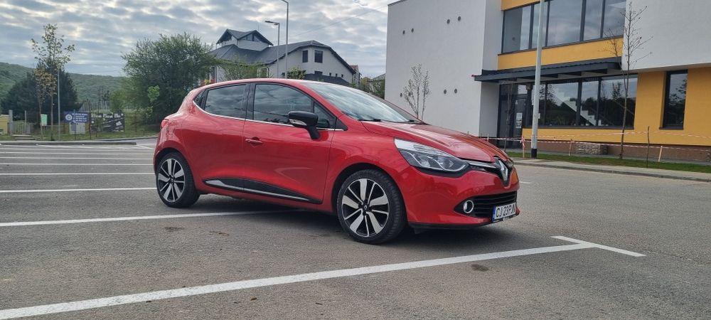 Vând Renaul Clio 4 din anul 2015. Cutie automata  1.2 benzina . Număr contact 0756883726
