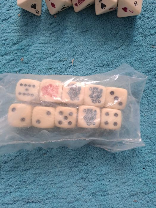 set zaruri vechi poker