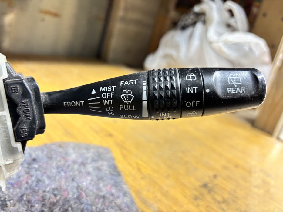 Запчасти Mitsubishi Montero 2002год