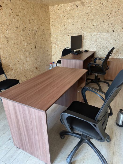 Продам б/у два комплекта стол и стул.