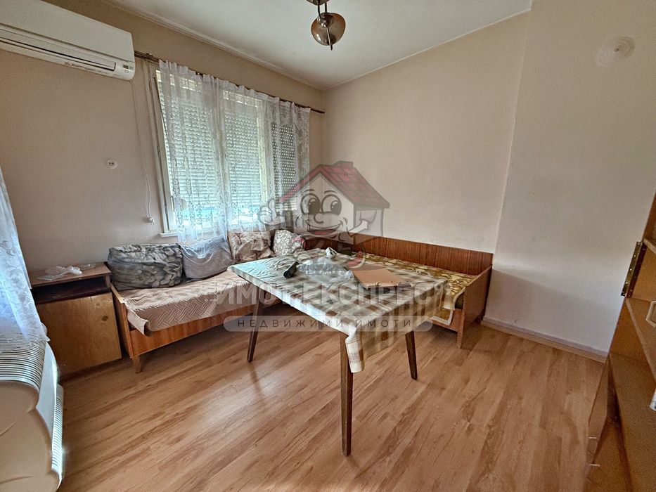 Продава се Етаж от къща в Асеновград - 173 кв.м за 521 €/кв.м - Снимка #4