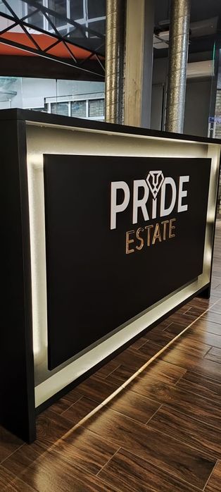 Ресепшены, стойки под заказ.