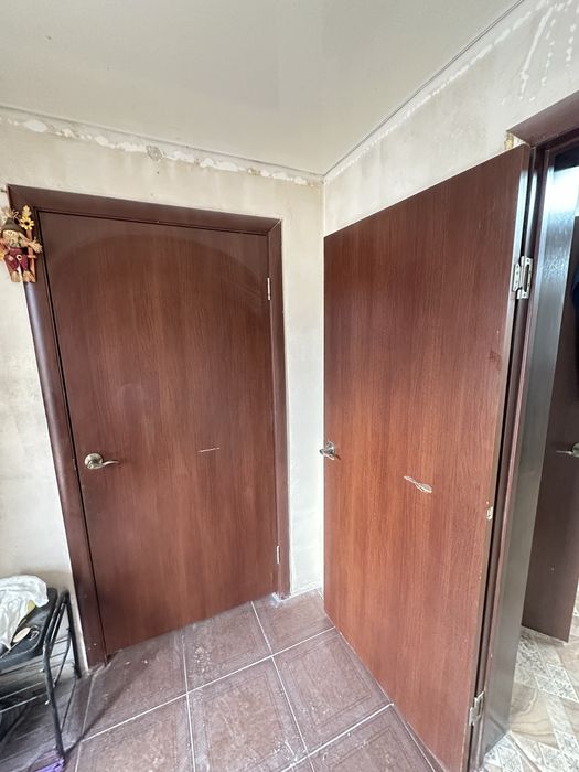 Продам меж комнатные двери