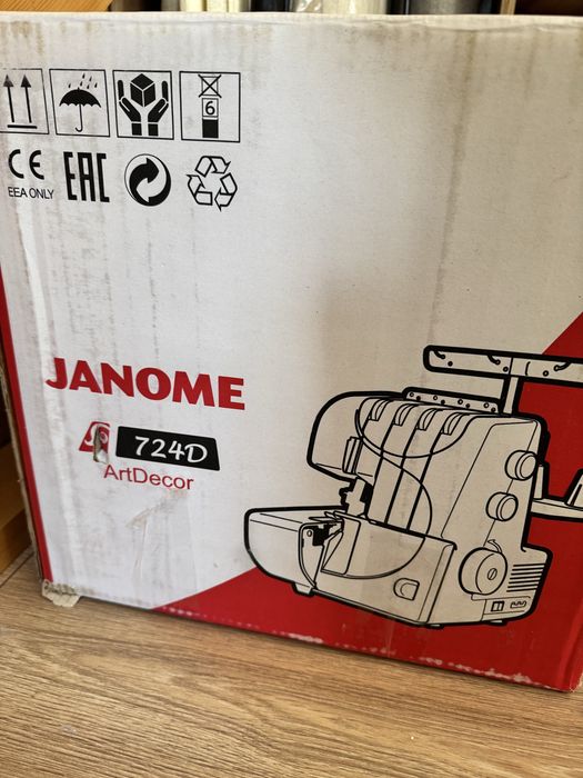 Продам оверлок Janome