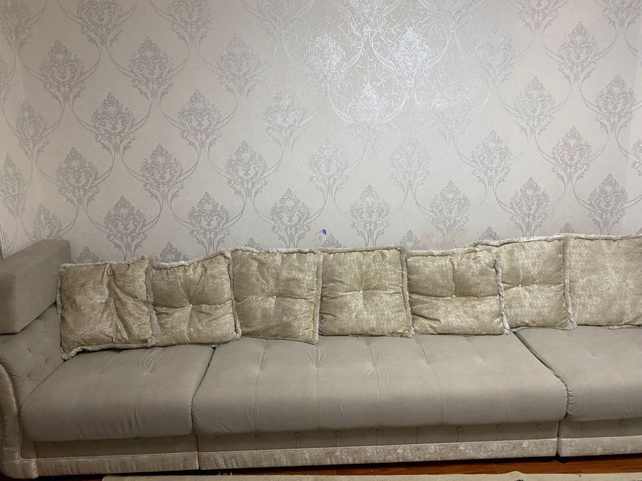 Продается диван для зала