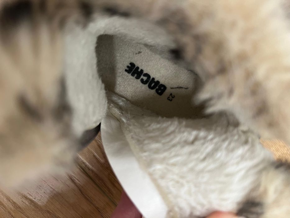 Разная обувь для девочки