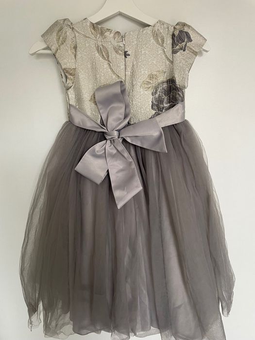 Рокля за момиче подходяща за празник 116-122см