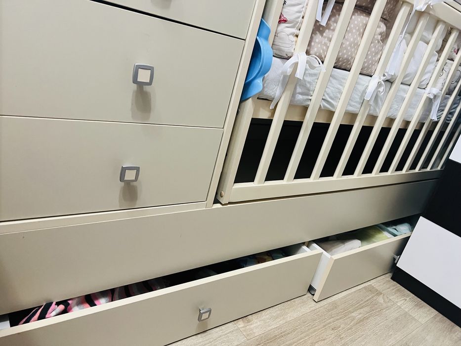 Кроватка-трансформер + пеленальный стол