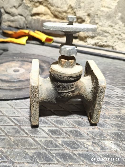 Продам винтиля чугунные