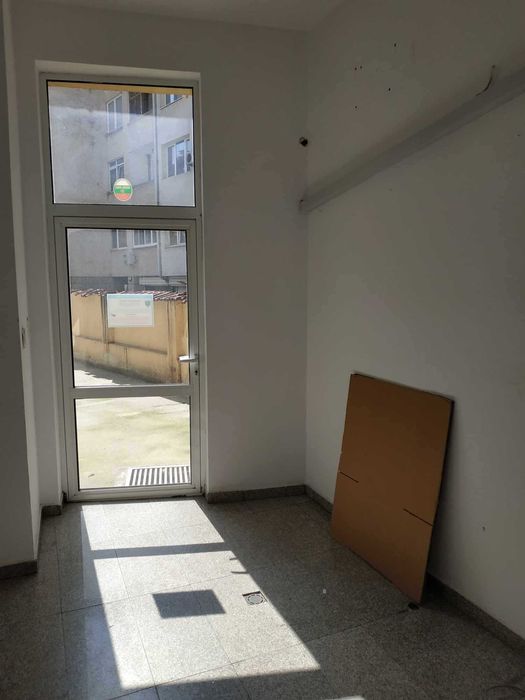 Дава се под наем Офис в Русе, Център - 59 кв.м за 224.4 € - Снимка #4