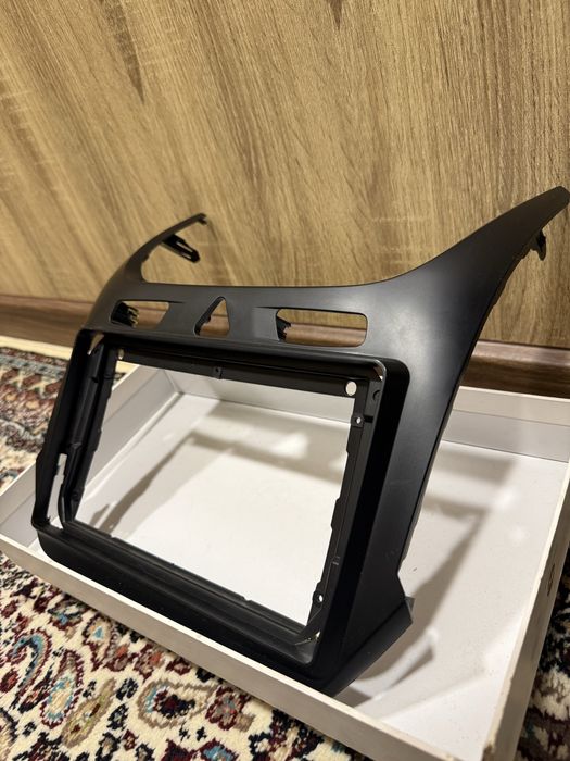 Продается рамка под монитор для автомобиля кобольт