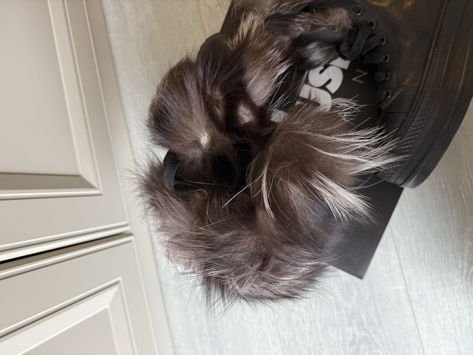 Боти от естествена кожа с естествен пух