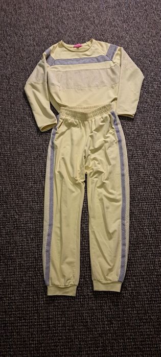 Спортен екип електриков жълт