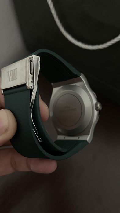 Продам часы новый