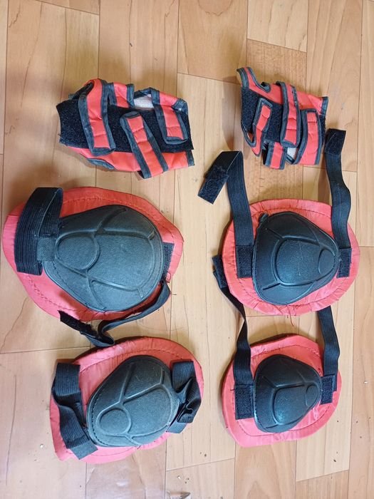 Роликовые коньки