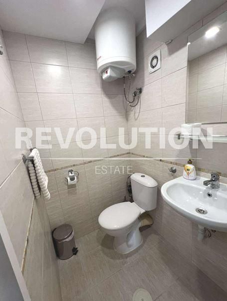 Дава се под наем Едностаен апартамент в Варна, Център - 45 кв.м за 410 € - Снимка #4