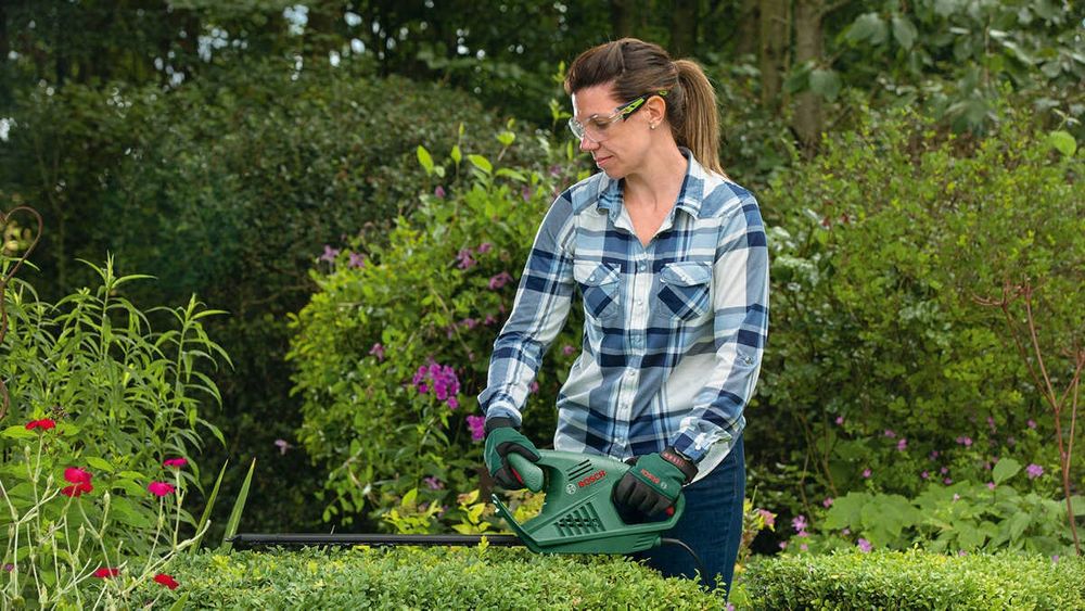 Кусторез электрический Bosch EasyHedgeCut 55