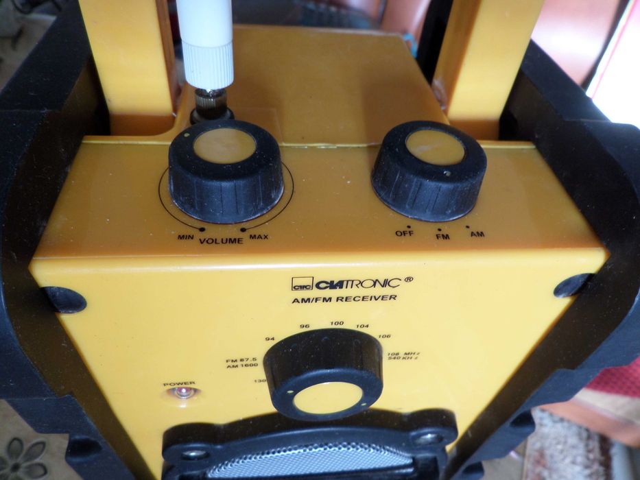 Radio santier Clatronic la priza si pe baterii foarte bun