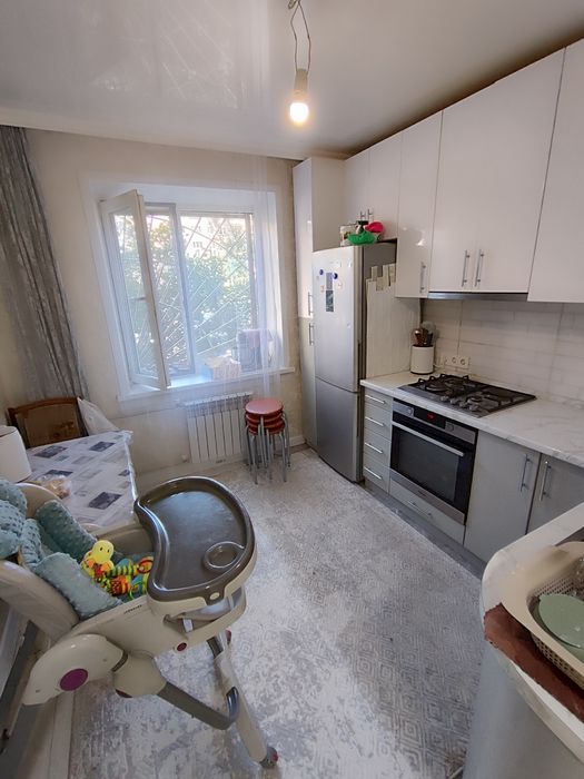 Продается 4-комн (6-85, 1 эт)