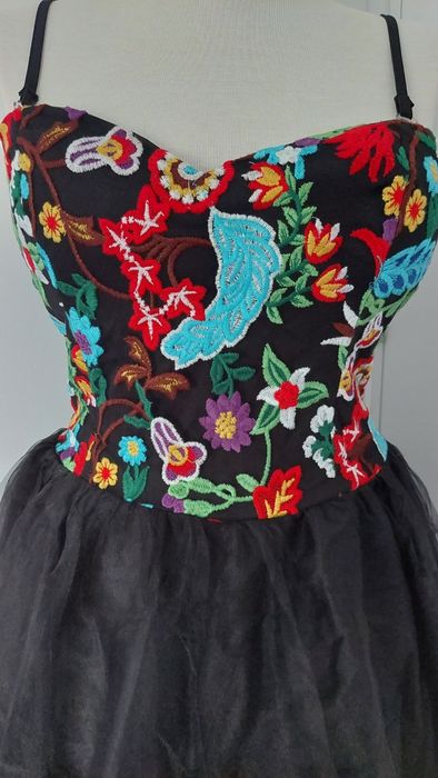 Vand rochie de ocazie, Artista, marimea 38