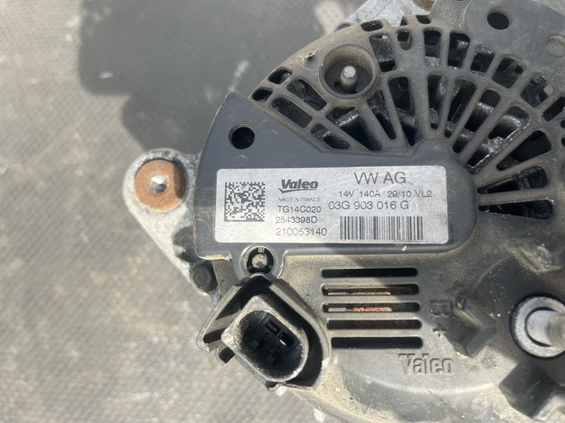 Алтернатор Audi A4 B8 2.0tdi 143кс