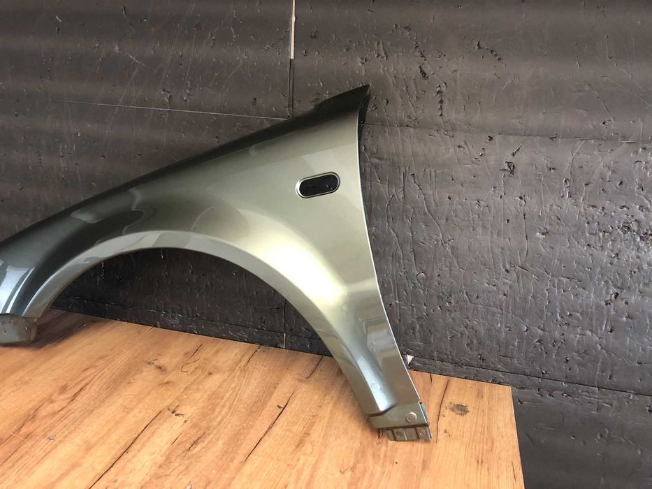 Aripa Fata Stanga VW Passat B5.5 An 2000-2004 (LA6W (Verde))