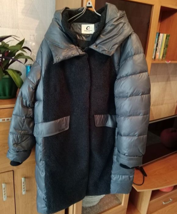 Зимний теплый пуховик.