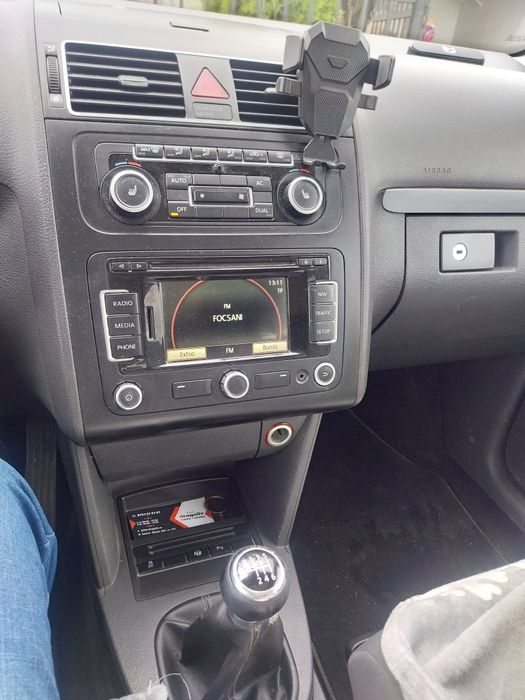Vând Volkswagen Touran