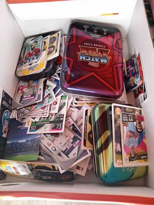 Колекция футболни карти на дъщеря ми с албуми