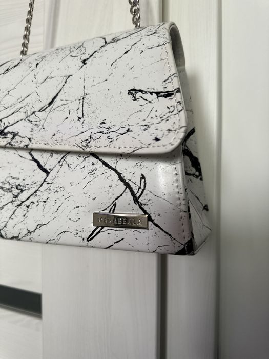 Продавам нова чанта с мраморен принт Marabella