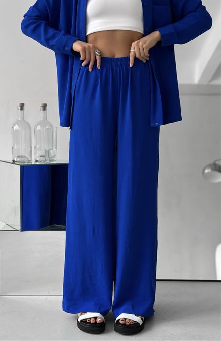 Продам женский костюм двойку