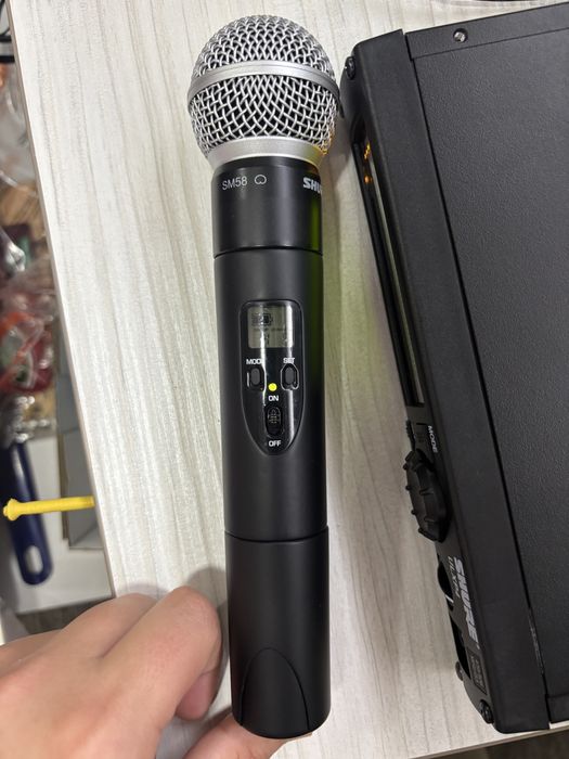 Shure ULXP4, ULX2
