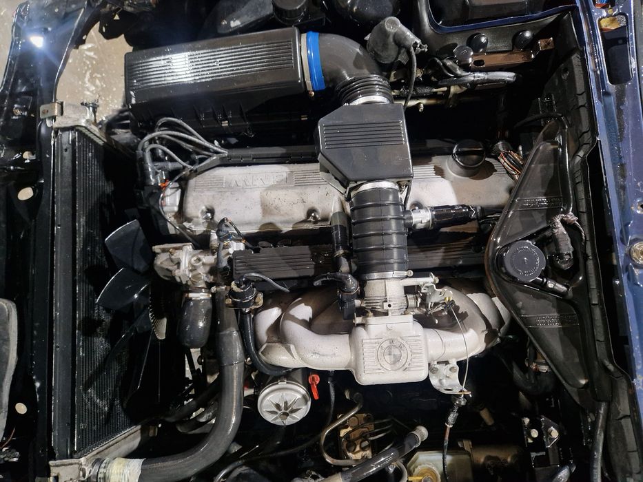 bmw e32 zapchastlari  m30 b35 mator bor