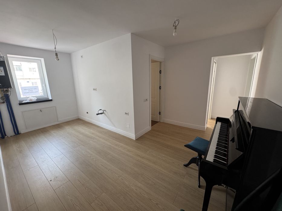 Vând Apartament 2 Camere Ultracentral – 45 mp, Renovat Integral, Încălzire în Pardoseală