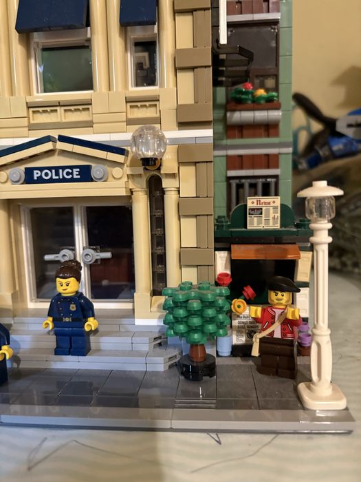 Set Lego 10278 police station