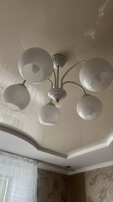 Продам люстру б/у