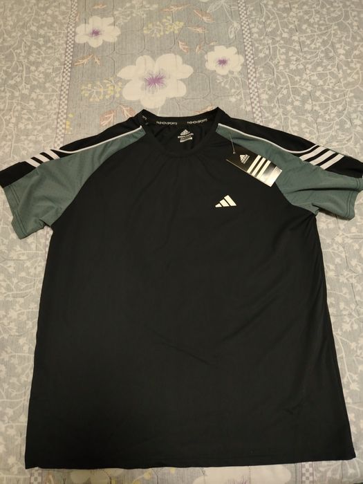 Футболка новая ADIDAS