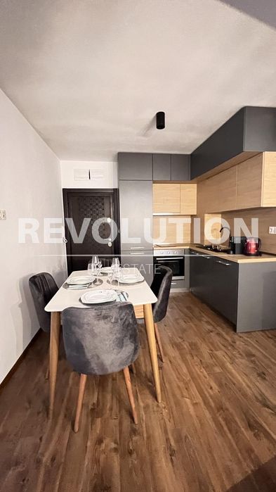 Дава се под наем Тристаен апартамент в Варна, Център - 70 кв.м за 797.64 € - Снимка #3