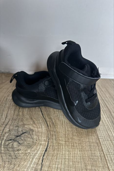 Nike revolution 7 номер 23.5