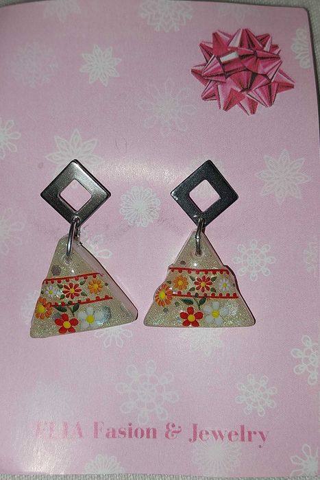 РАЗПРОДАЖБА Обеци и гердани, нови, уникални