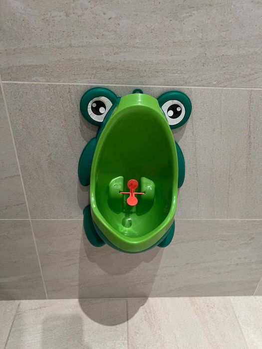 Гърне за момчета, форма на жаба, с интерактивна мишена, зелен, писуар