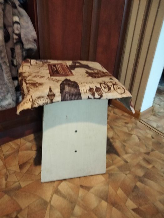 Продам столь,стулья