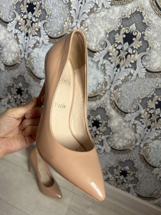 Туфли 35 размер светло-бежевый.