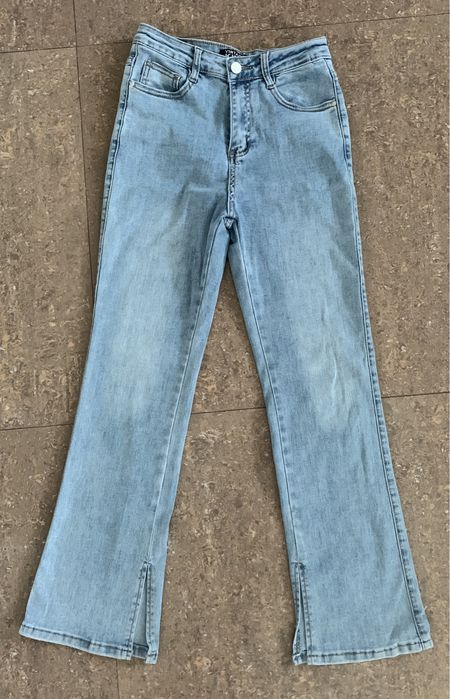 Женские джинсы