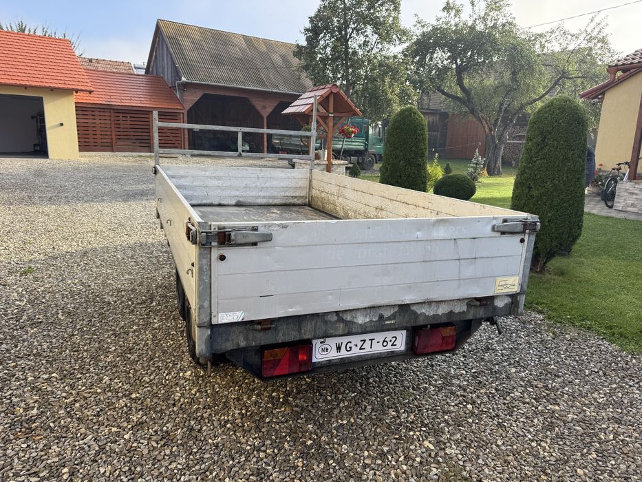 Remorca basculabila trilateral  Hapert     2700 kg