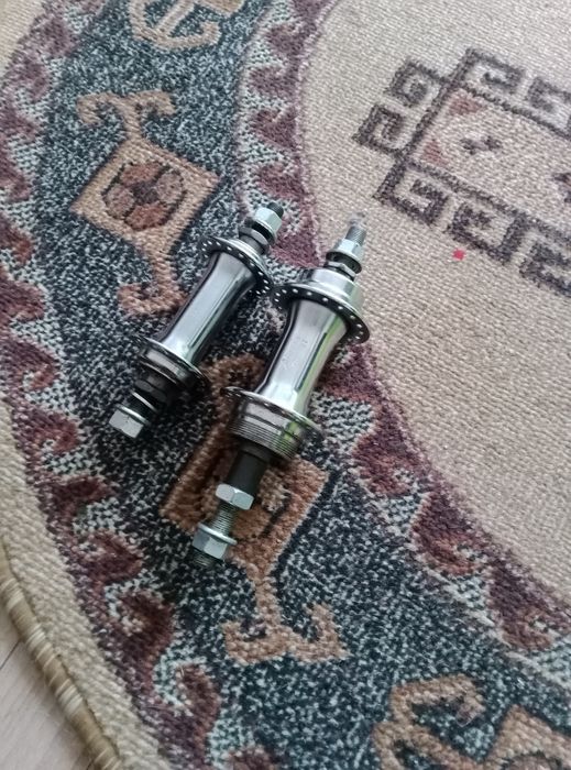 Cauciucuri set noi și set roti și plus o roata spate