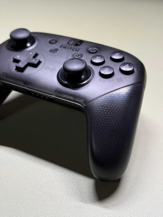 Controller Nintendo Switch Pro original, stare excelentă, primul model