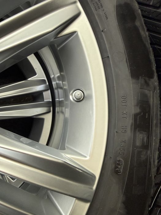 # Jante originale NOI Sebring VW Tiguan cu anvelope de iarna 235/55 18