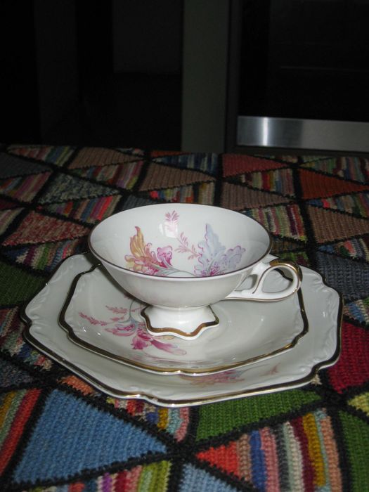 Порцеланови изскушения.
Цени 5- 105лева. 
Пращам по Еконт.